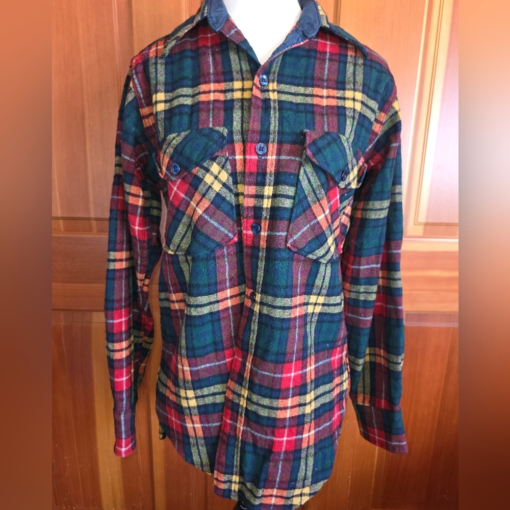 Vintage 70s Woolrich Men's Multicolor Plaid Shirt Size Small